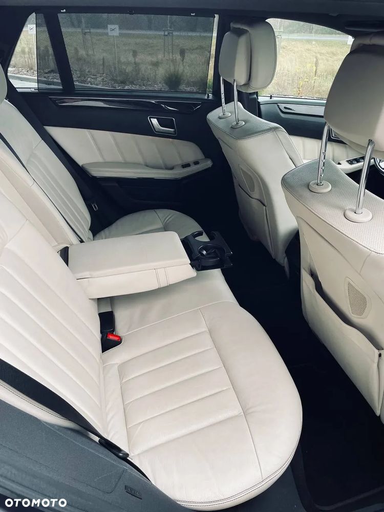 Mercedes-Benz Klasa E - 27