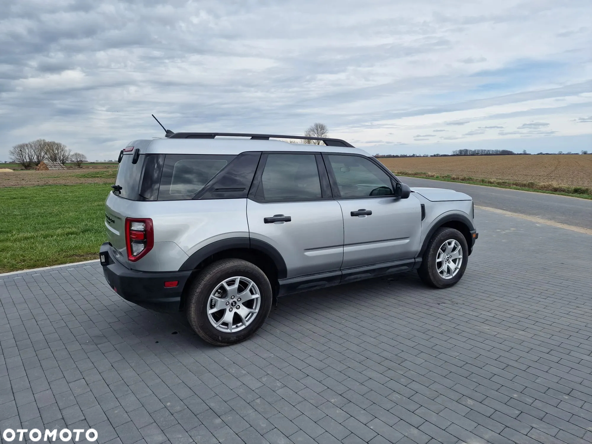 Ford Bronco - 5