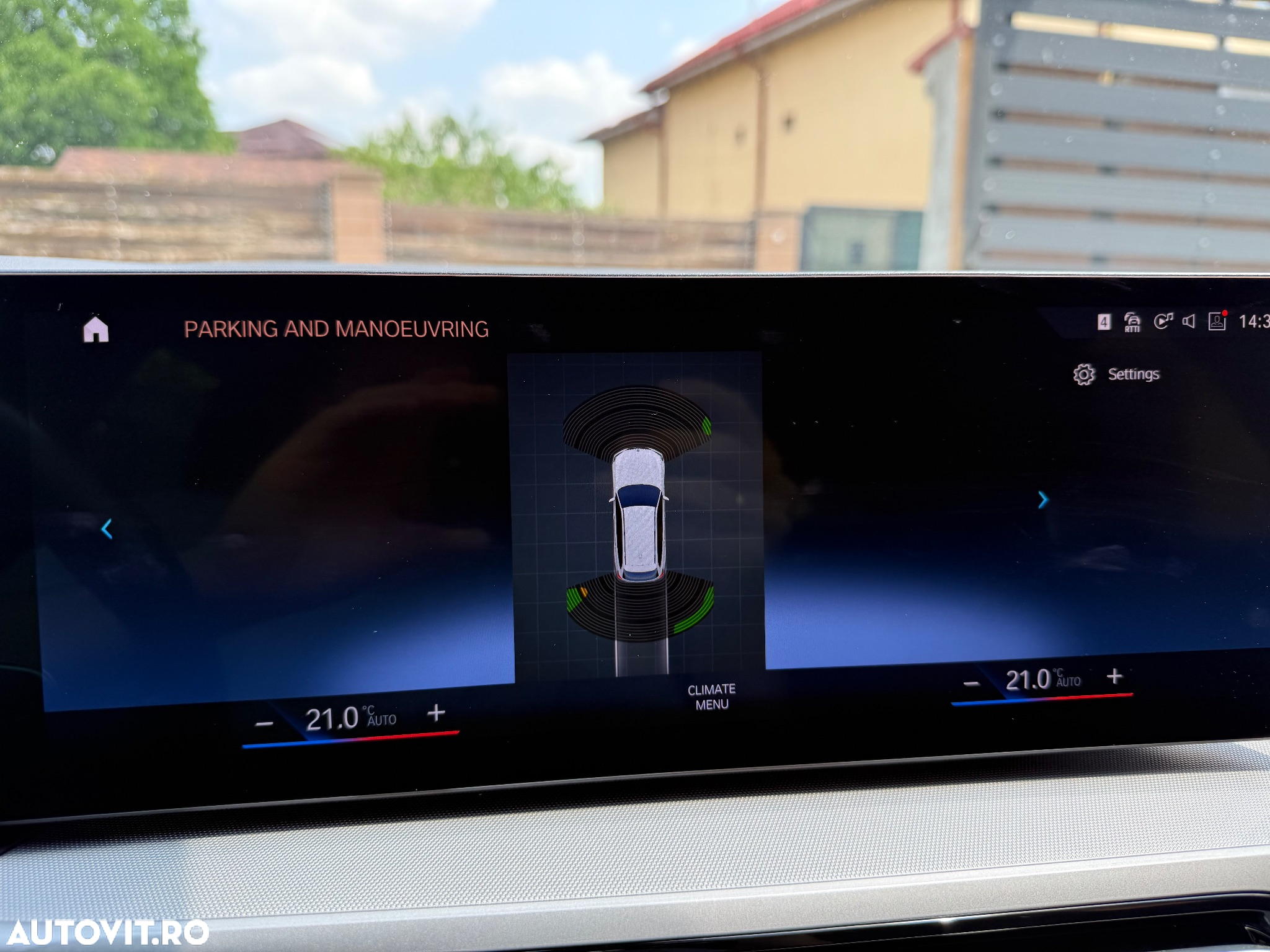 BMW Seria 3 318i Touring Aut. - 29