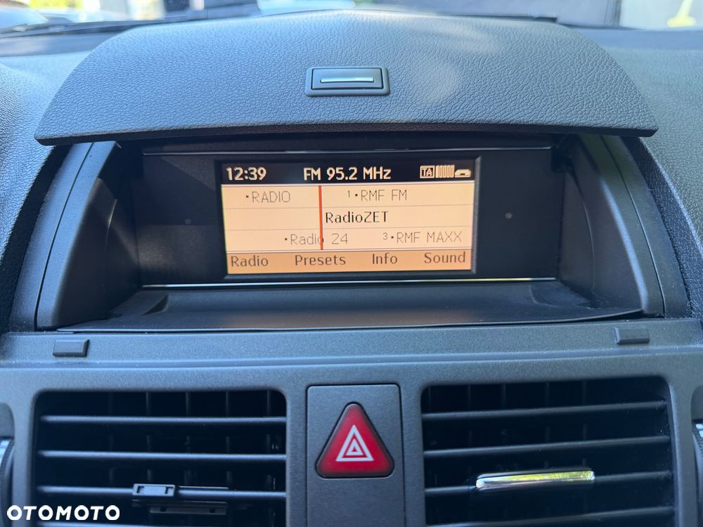 Mercedes-Benz Klasa C 250 CGI Automatik BlueEFFICIENCY Avantgarde - 25