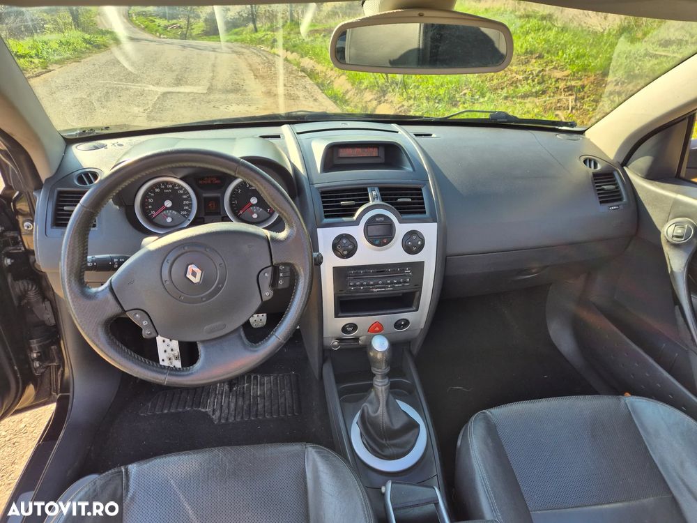 Renault Megane II 2.0 Confort Dynamique - 4