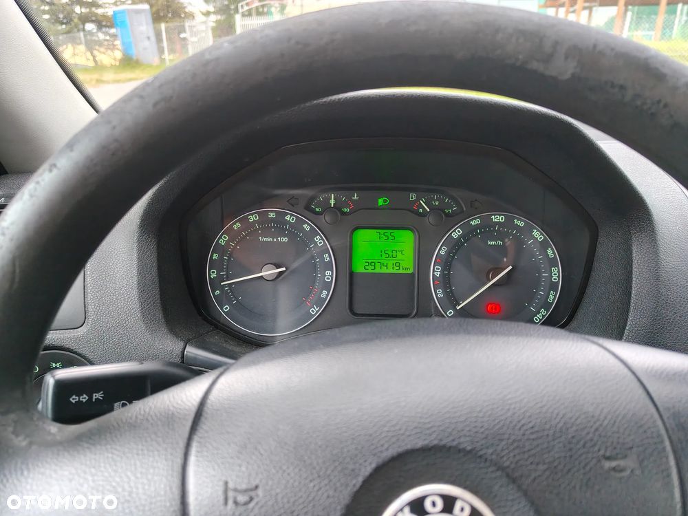 Skoda Octavia 1.6 Ambiente - 16