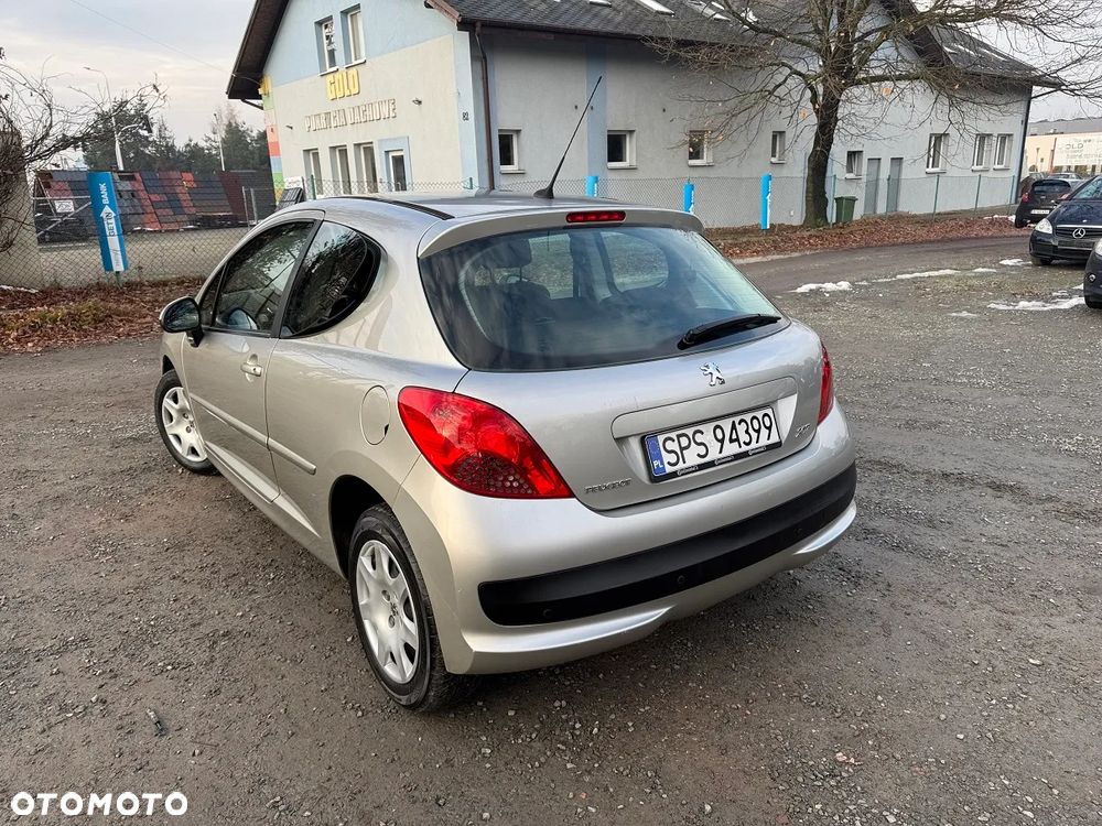 Peugeot 207 - 6