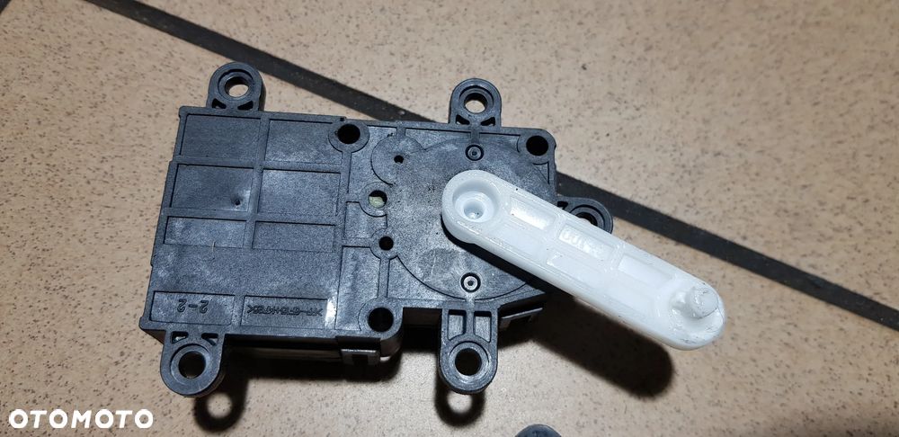 Chevrolet Captiva Lift Silniczek Nagrzewnicy - 3