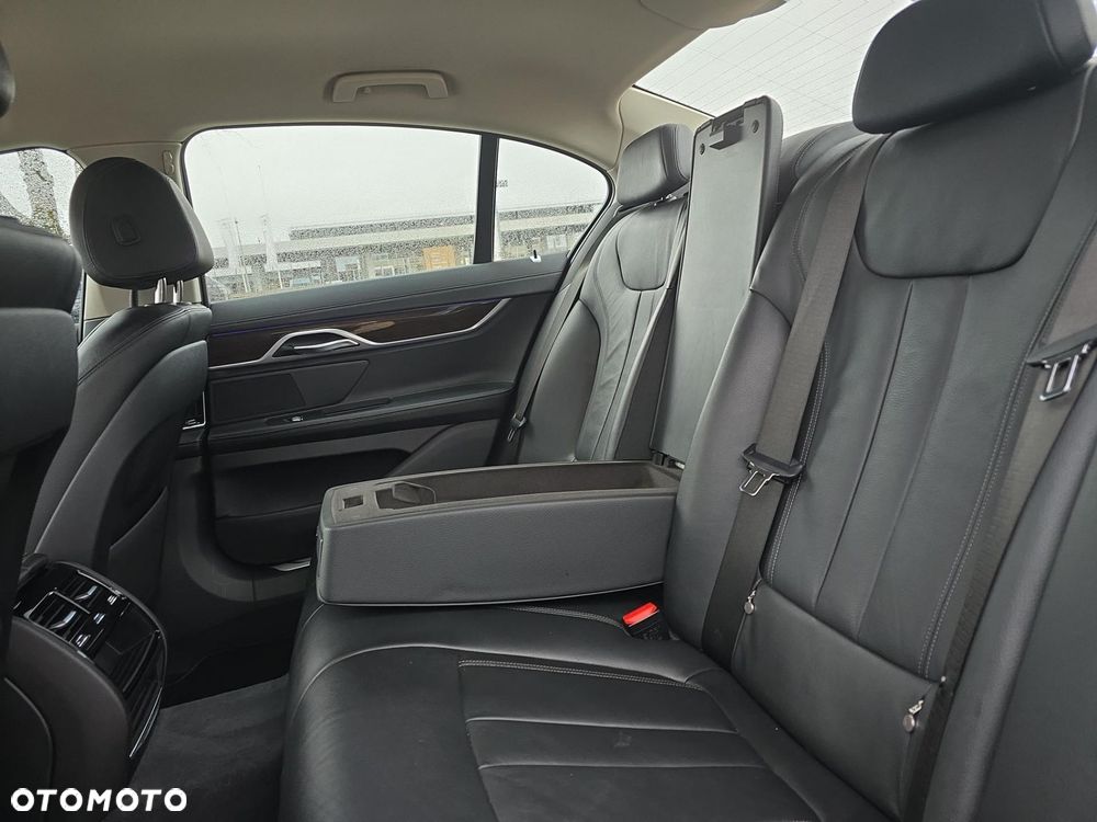 BMW Seria 7 730d - 22