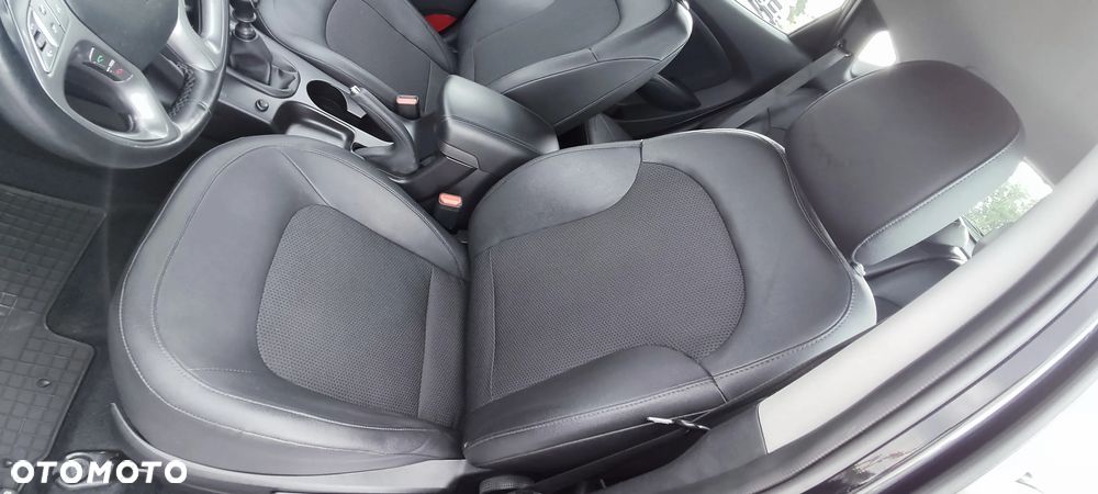 Hyundai ix35 blue 1.6 2WD Finale Silver - 24