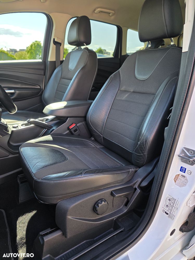 Ford Kuga 2.0 TDCi 2x4 Titanium - 15