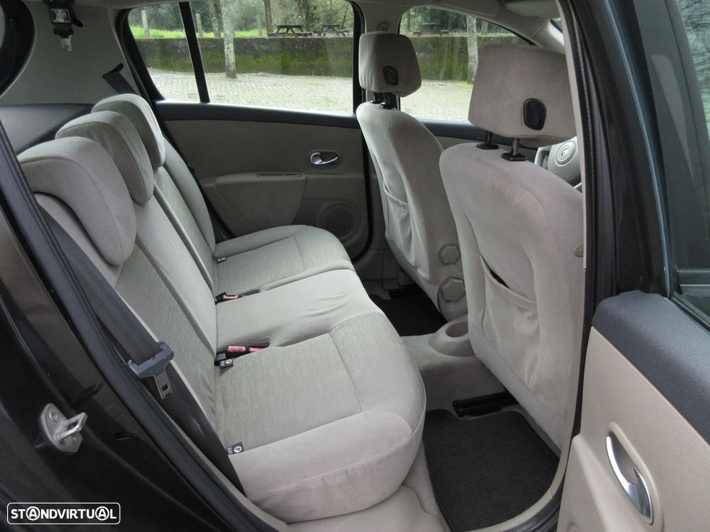 Renault Clio 1.2 16V Dynamique Luxe - 28