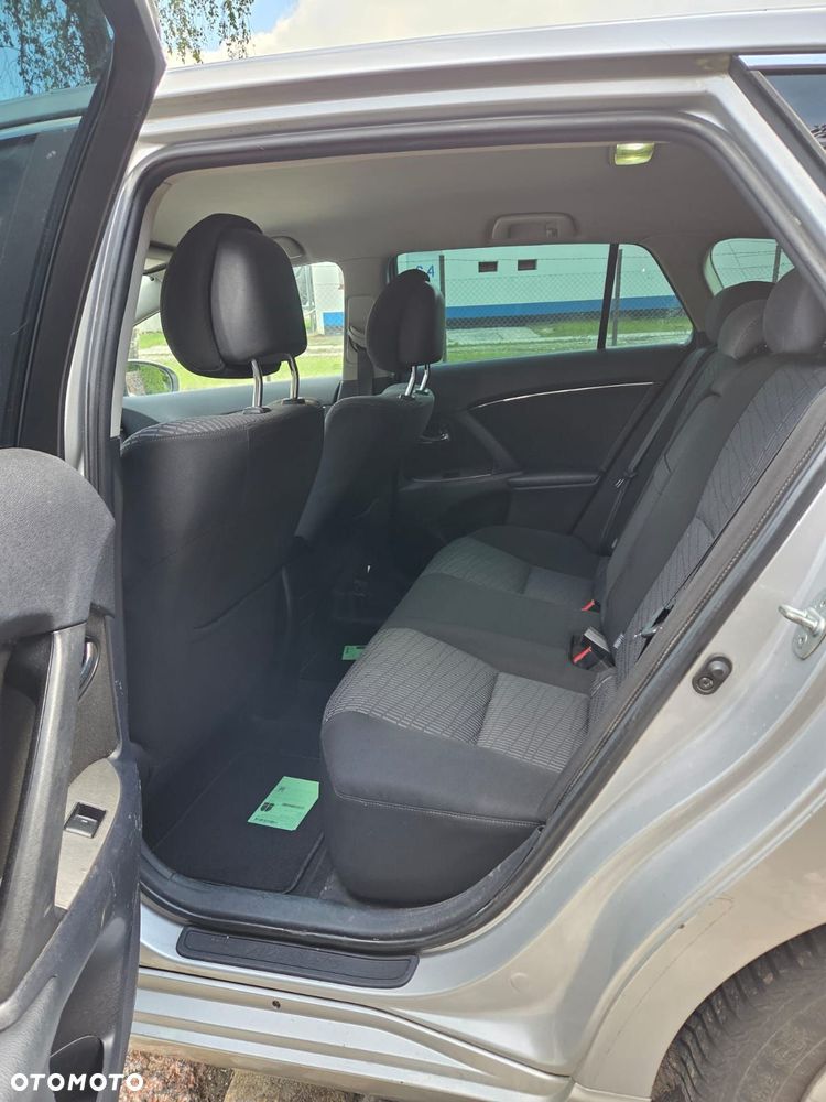 Toyota Avensis 1.8 Luna EU5 - 11