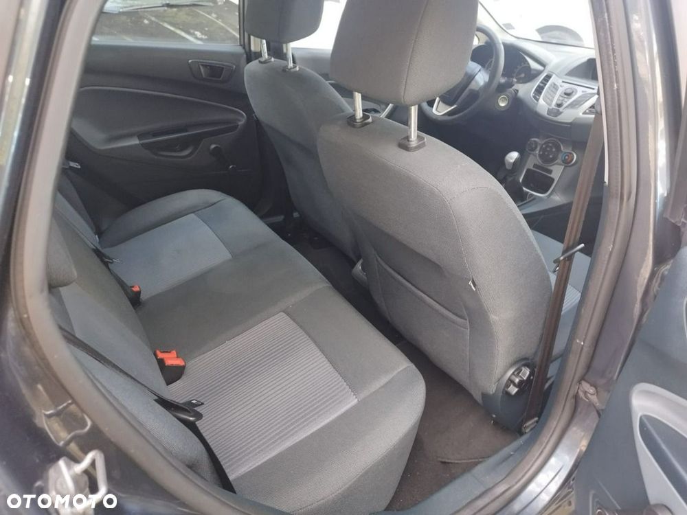 Ford Fiesta - 12