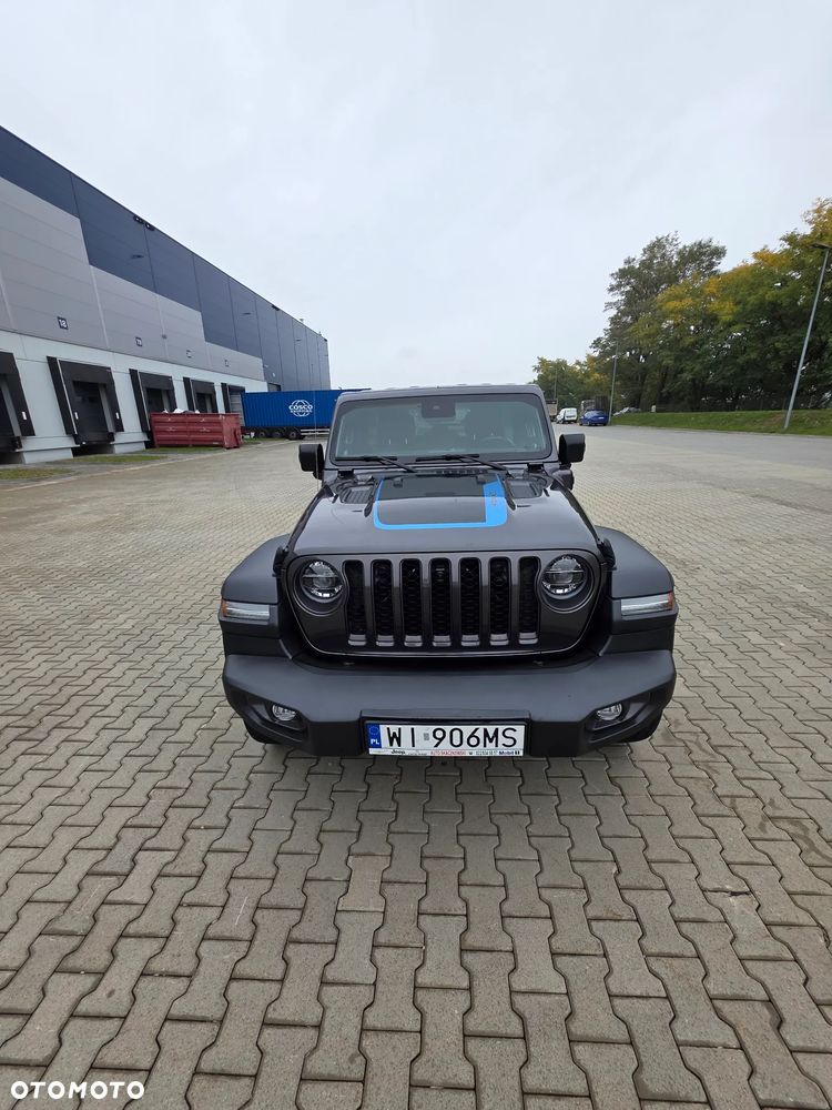 Jeep Wrangler - 1