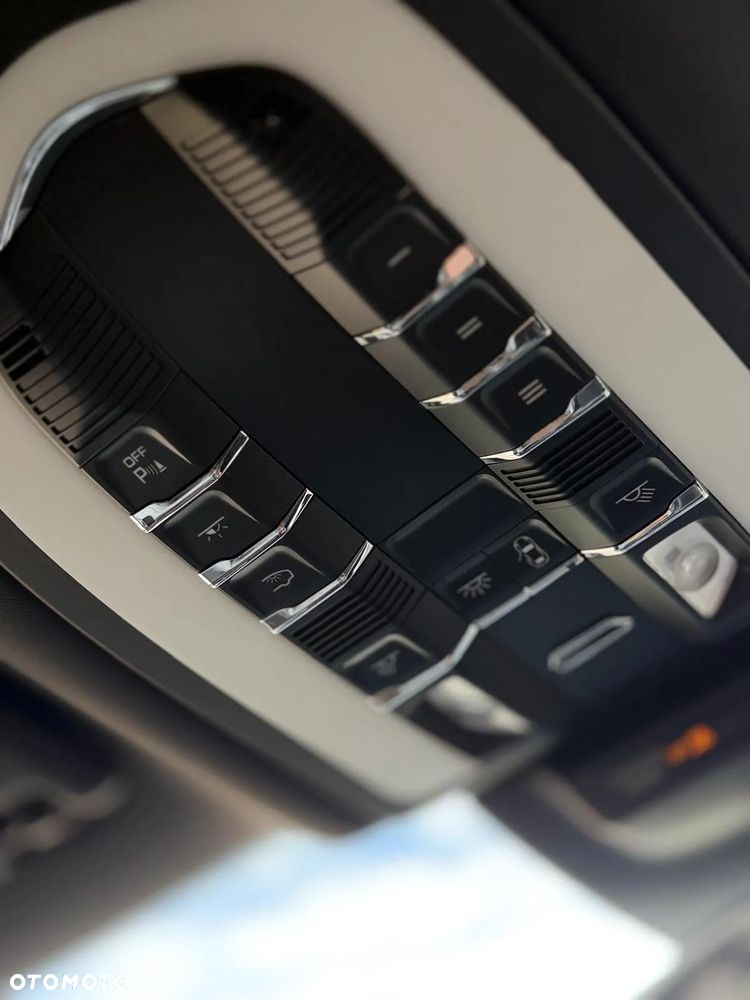 Porsche Macan Standard - 7