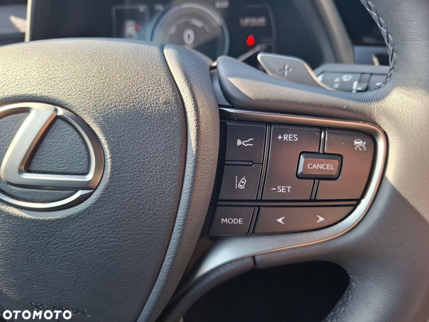 Lexus UX 300e 72.8 kWh Prestige 2WD - 35
