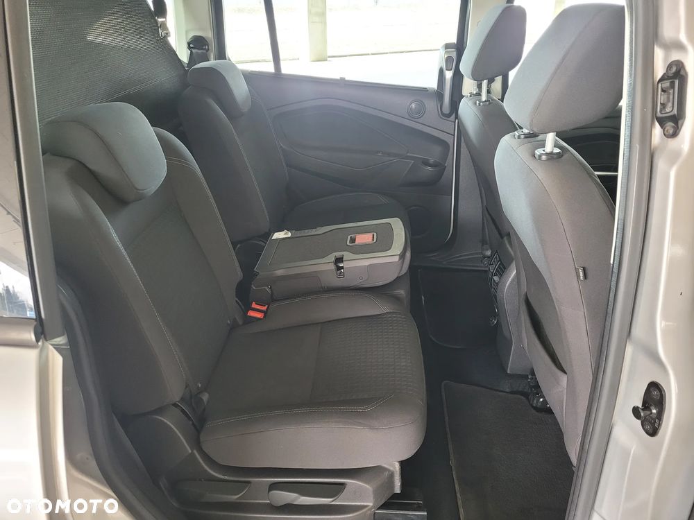 Ford Grand C-MAX - 11