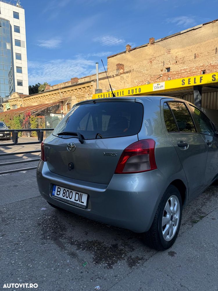 Toyota Yaris 2006 photo 3