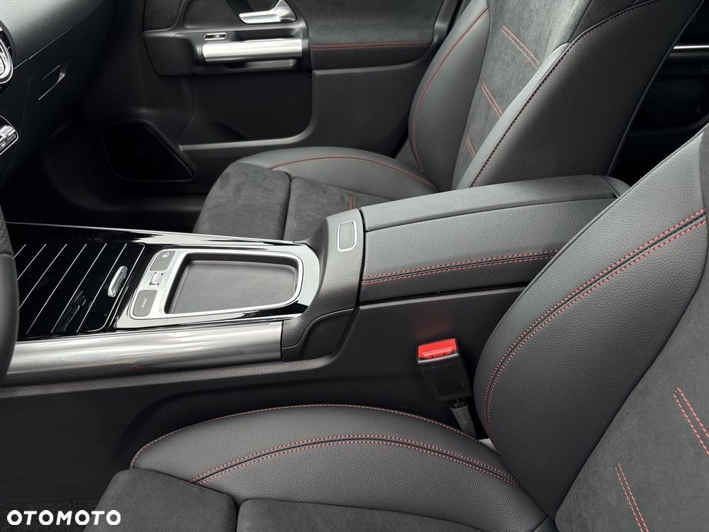 Mercedes-Benz GLA 200 mHEV AMG Line 7G-DCT - 23