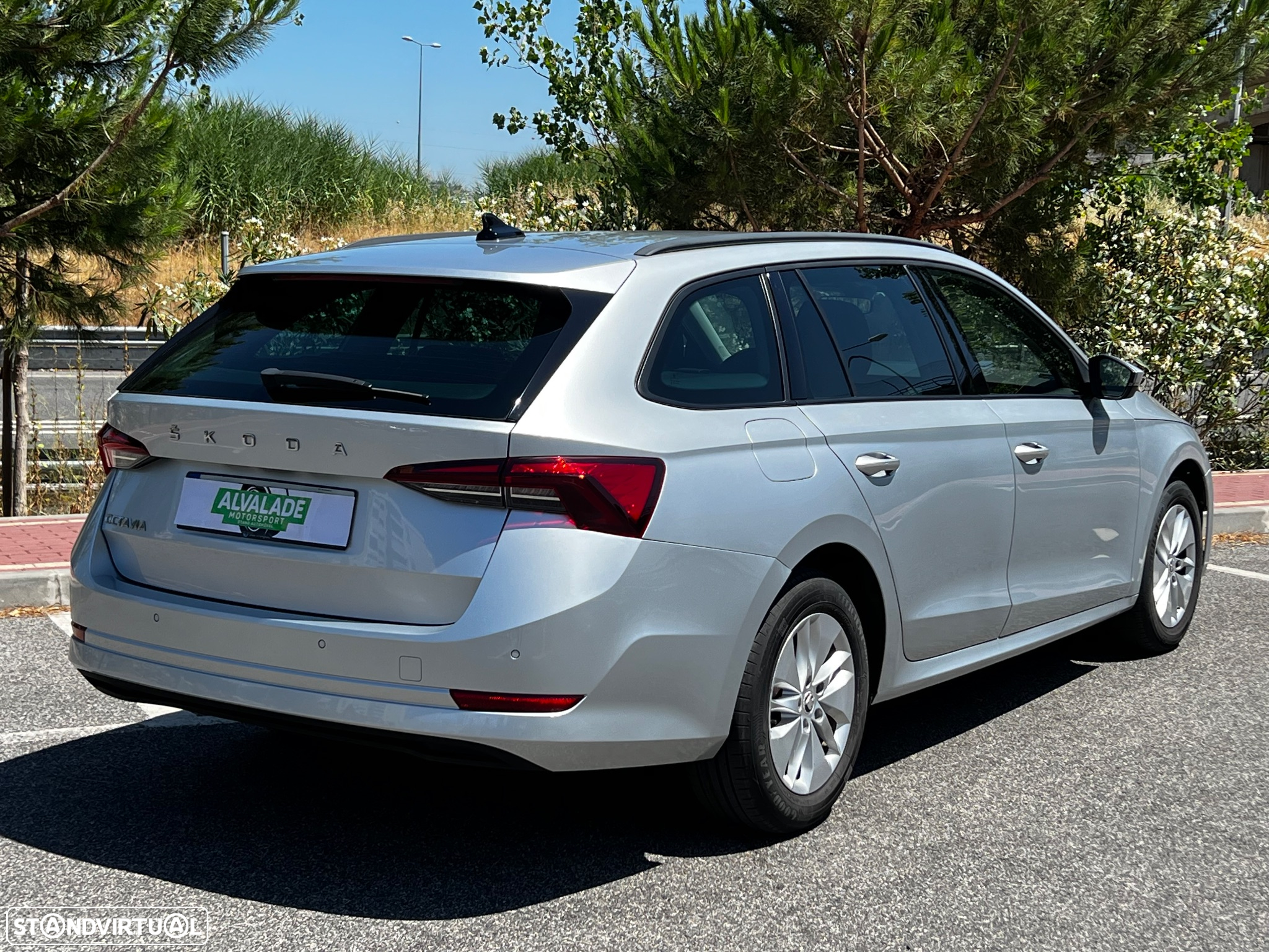 Skoda Octavia Break 2.0 TDI Ambition DSG - 9