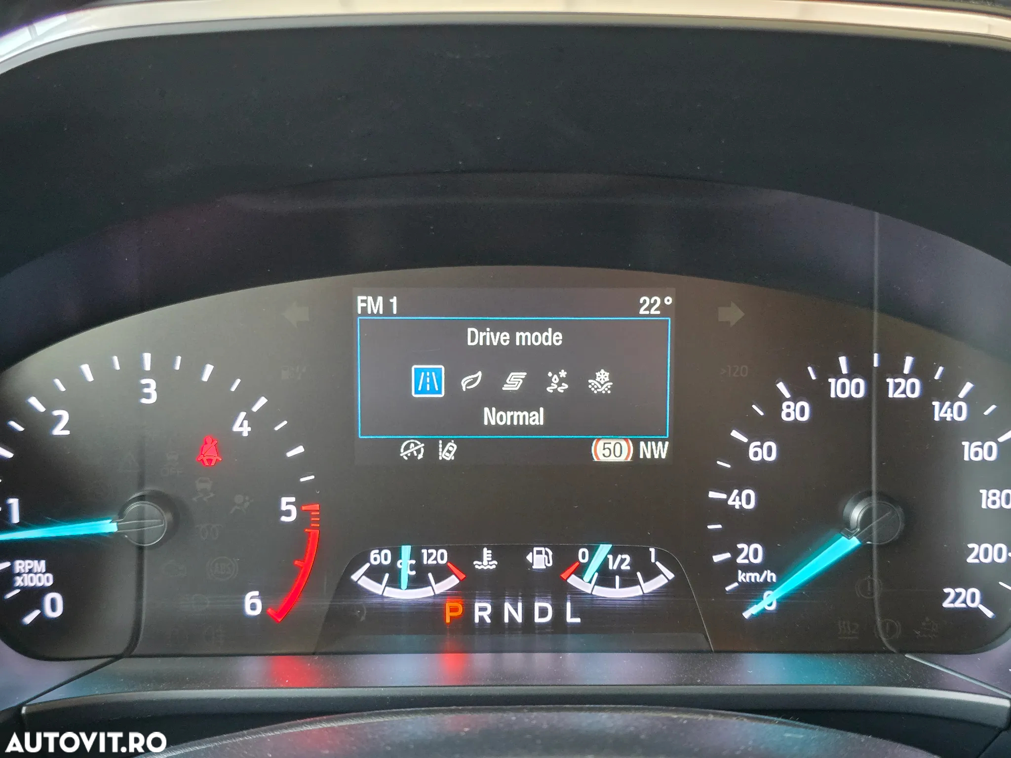 Ford Kuga 1.5 EcoBlue A8 FWD Titanium - 28