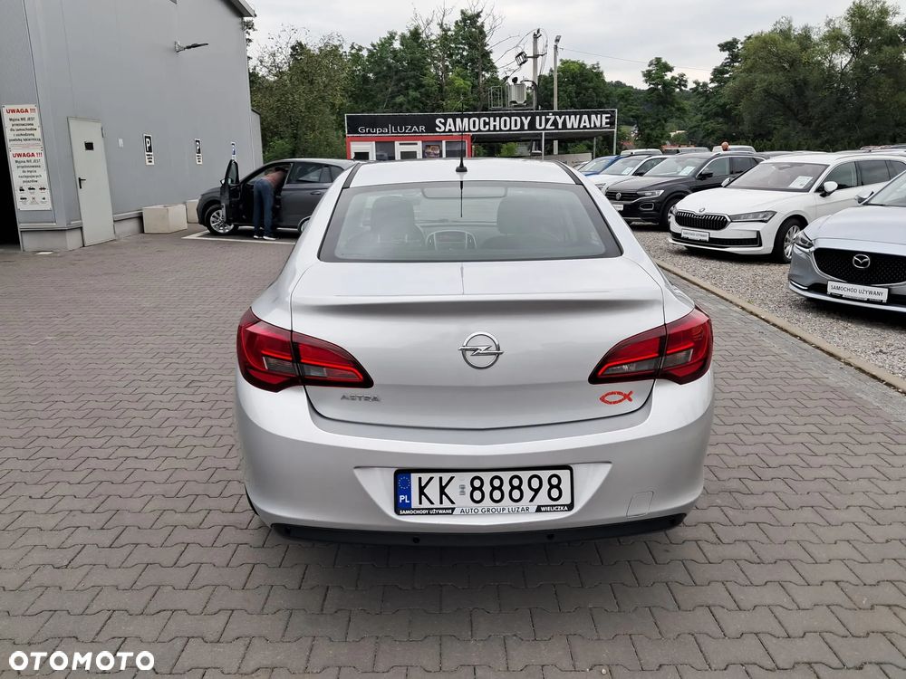 Opel Astra 1.6 Business EU6 - 10