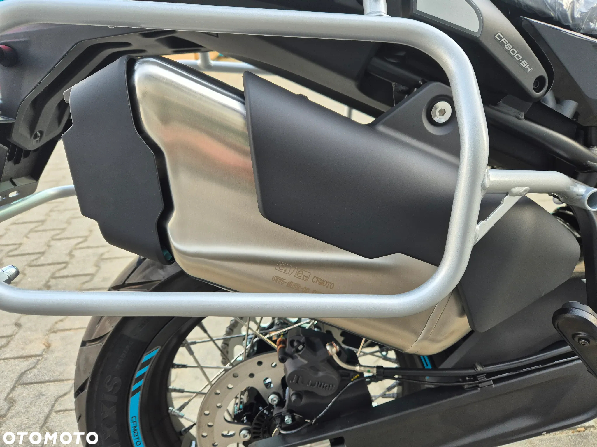 CFMoto MT - 11