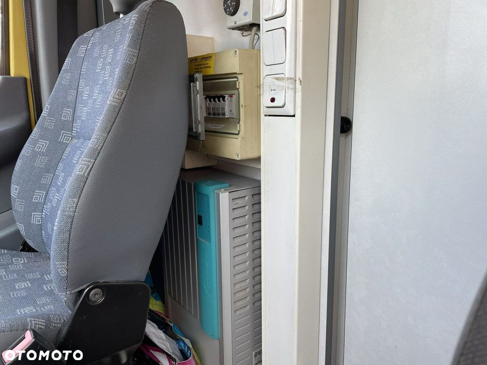 Mercedes-Benz Sprinter - 11