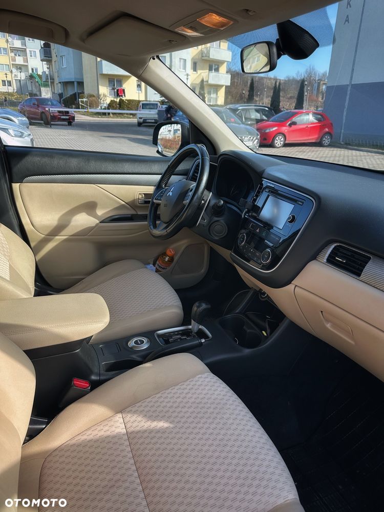 Mitsubishi Outlander 2.0 Intense + CVT - 12