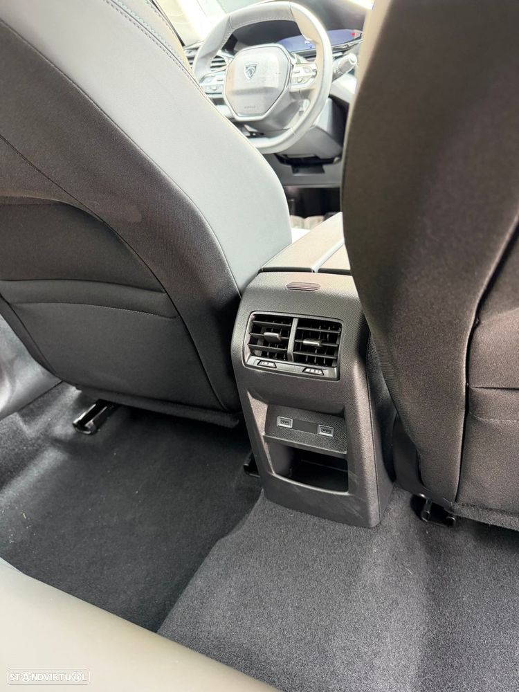 Peugeot E-408 58 kWh Allure - 27
