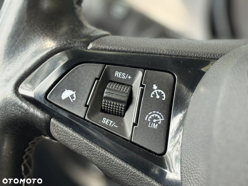 Opel Astra 1.6 CDTI Dynamic S&S - 17