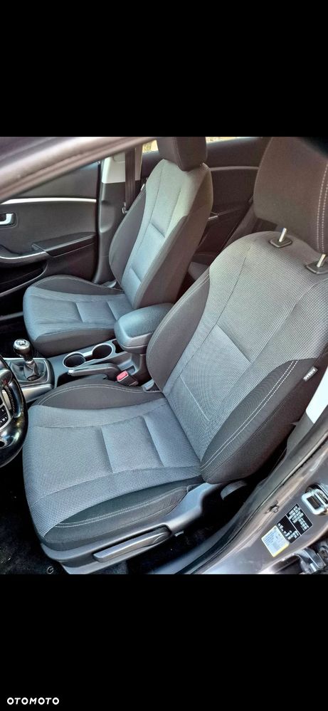 Hyundai i30 1.6 CRDi Premium - 5