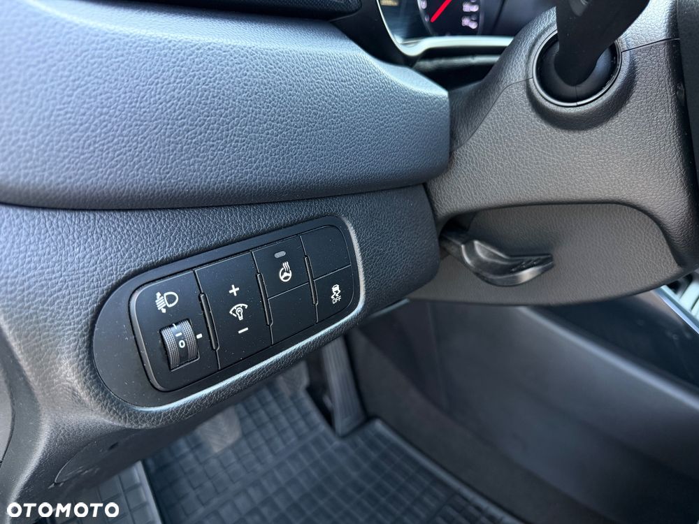 Kia Carens 1.6 GDI L - 13