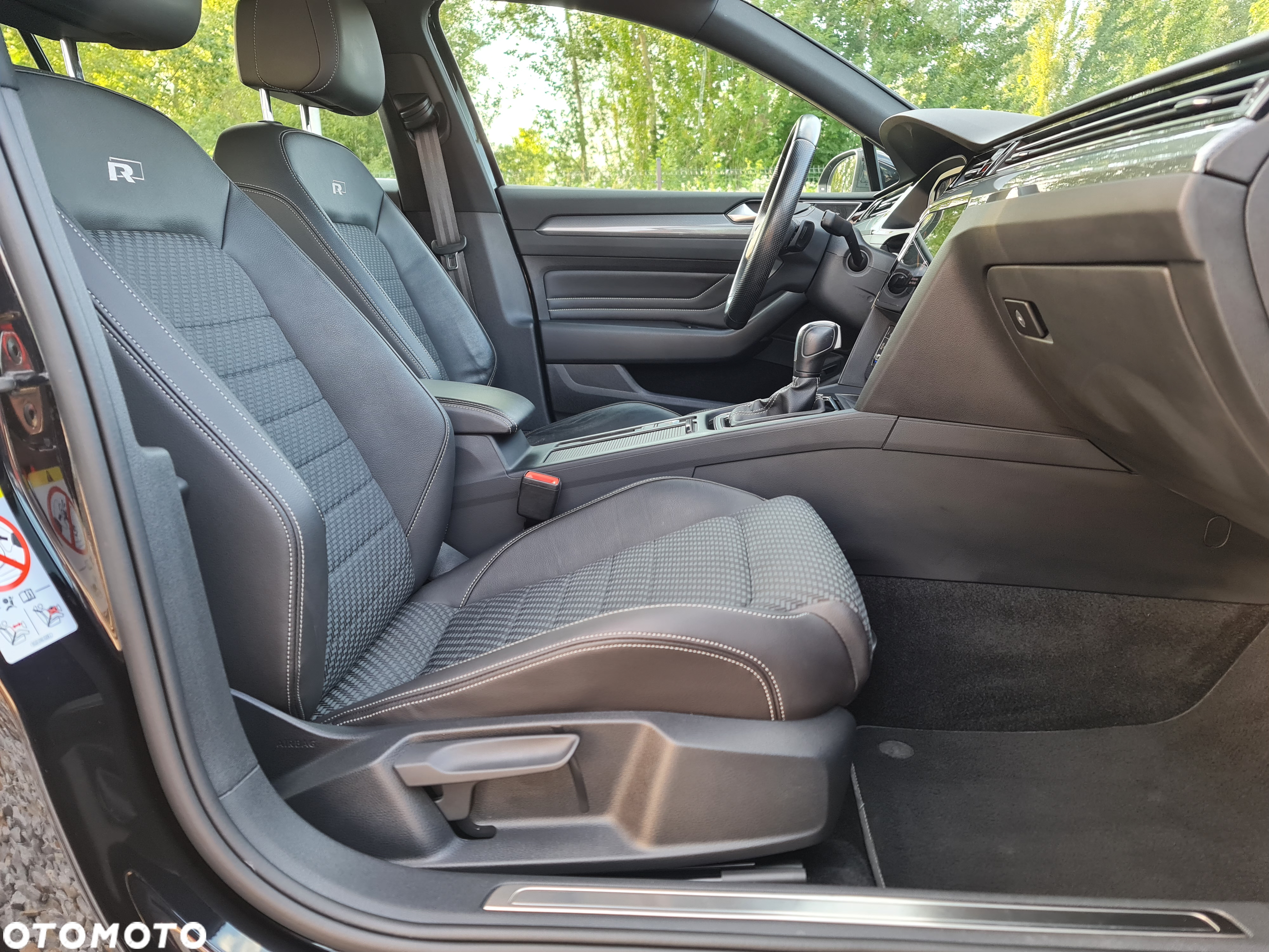 Volkswagen Passat Variant 2.0 TDI SCR DSG R-Line - 22