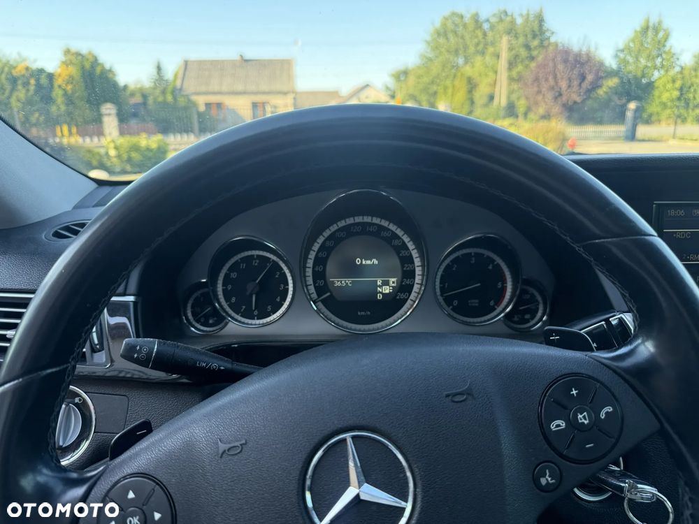Mercedes-Benz Klasa E 350 CDI 4-Matic BlueEff - 16