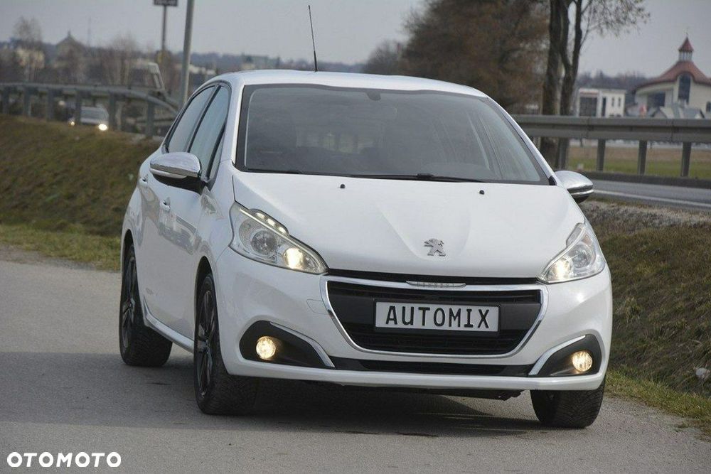 Peugeot 208 82 PureTech Style - 14