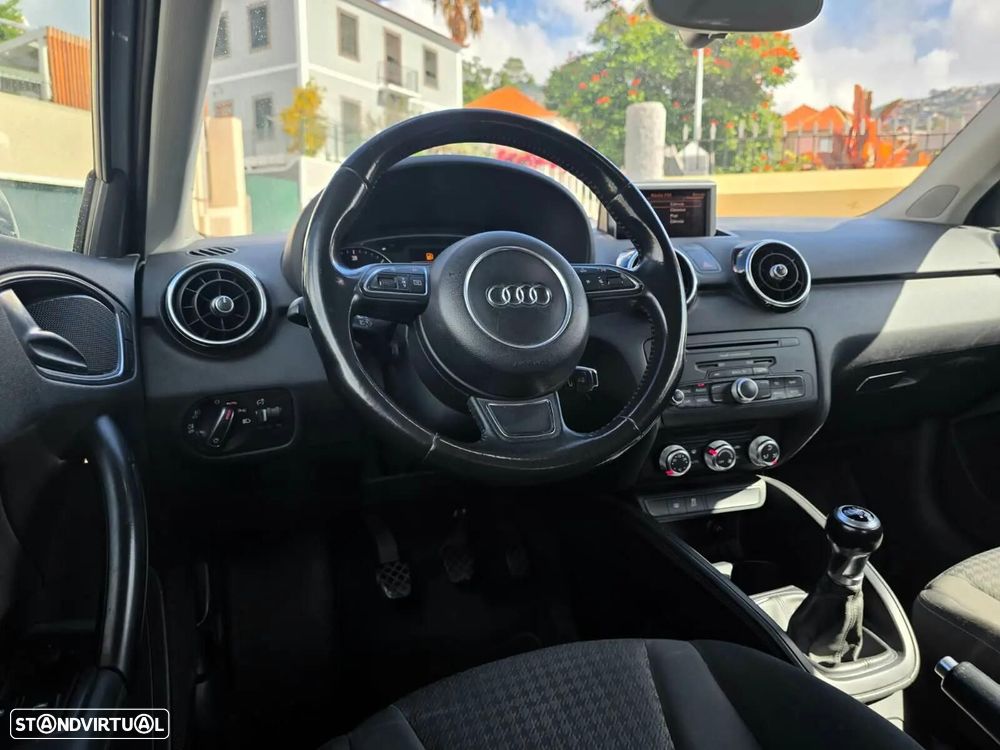 Audi A1 1.6 TDI S-line - 23