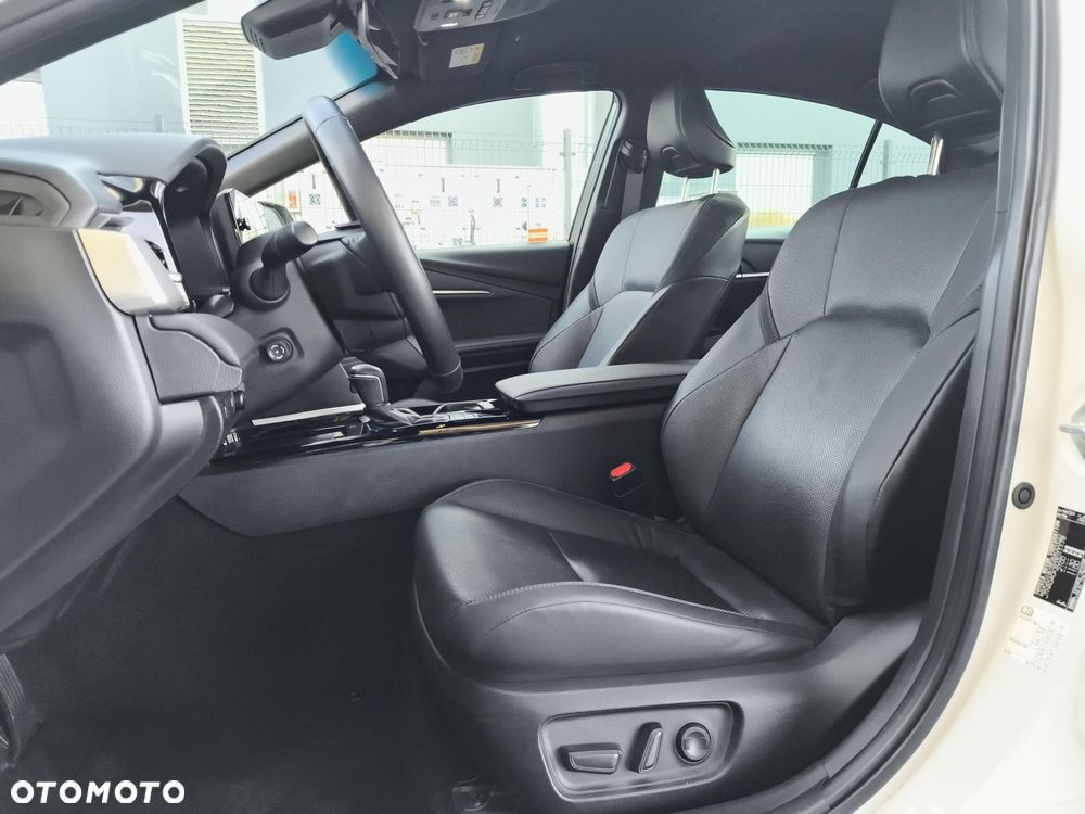Toyota Camry - 12