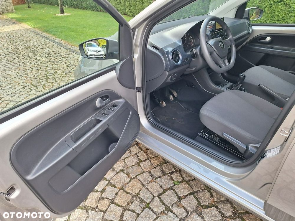Volkswagen up! (BlueMotion Technology) move - 10