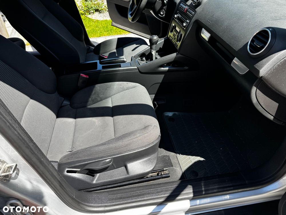 Audi A3 Sportback 1.6 Ambiente - 5