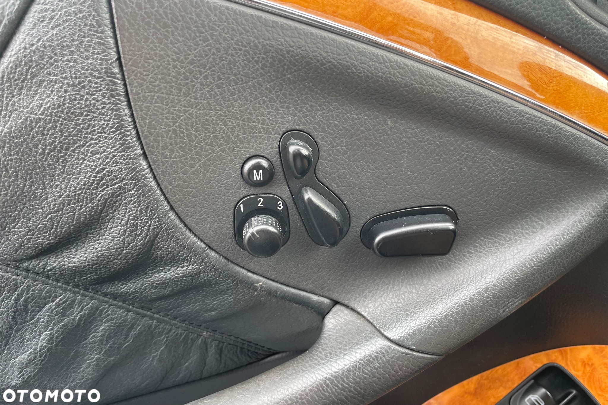 Mercedes-Benz CLK - 25