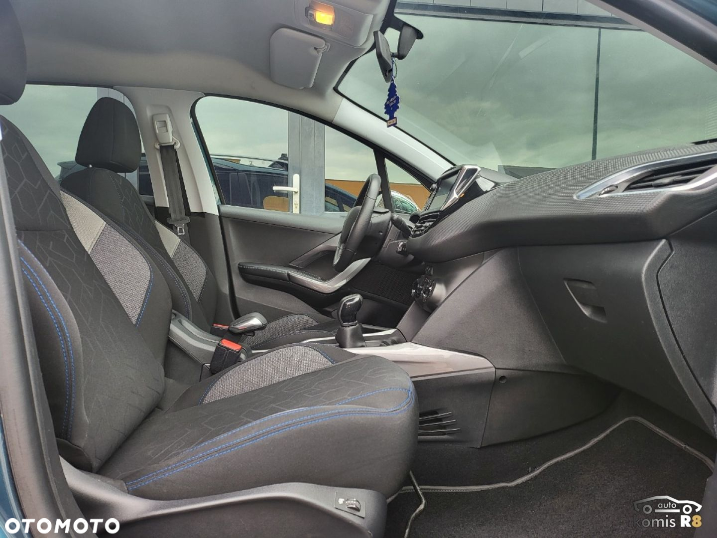 Peugeot 2008 - 12