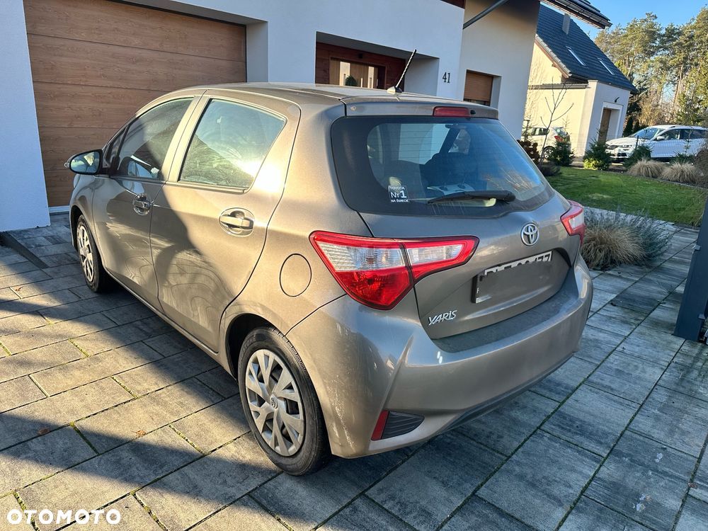 Toyota Yaris 1.5 Premium - 4