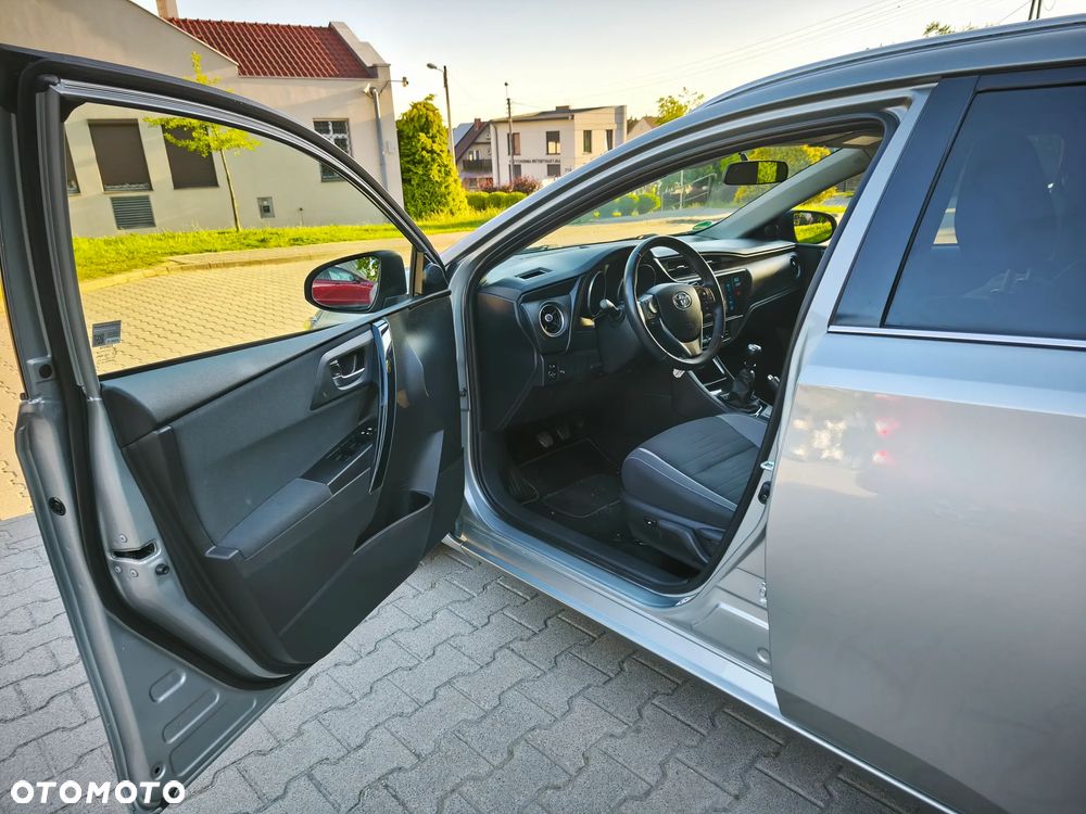 Toyota Auris 1.6 D-4D Dynamic - 12