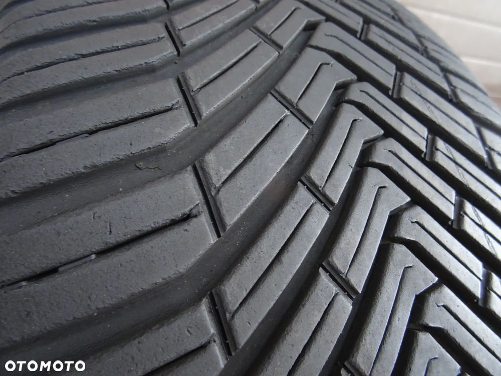 235/55/r18 100v cONTINENTAL All season Contact - 3