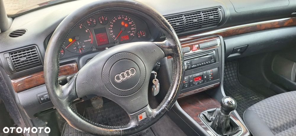 Audi A4 Limousine - 9