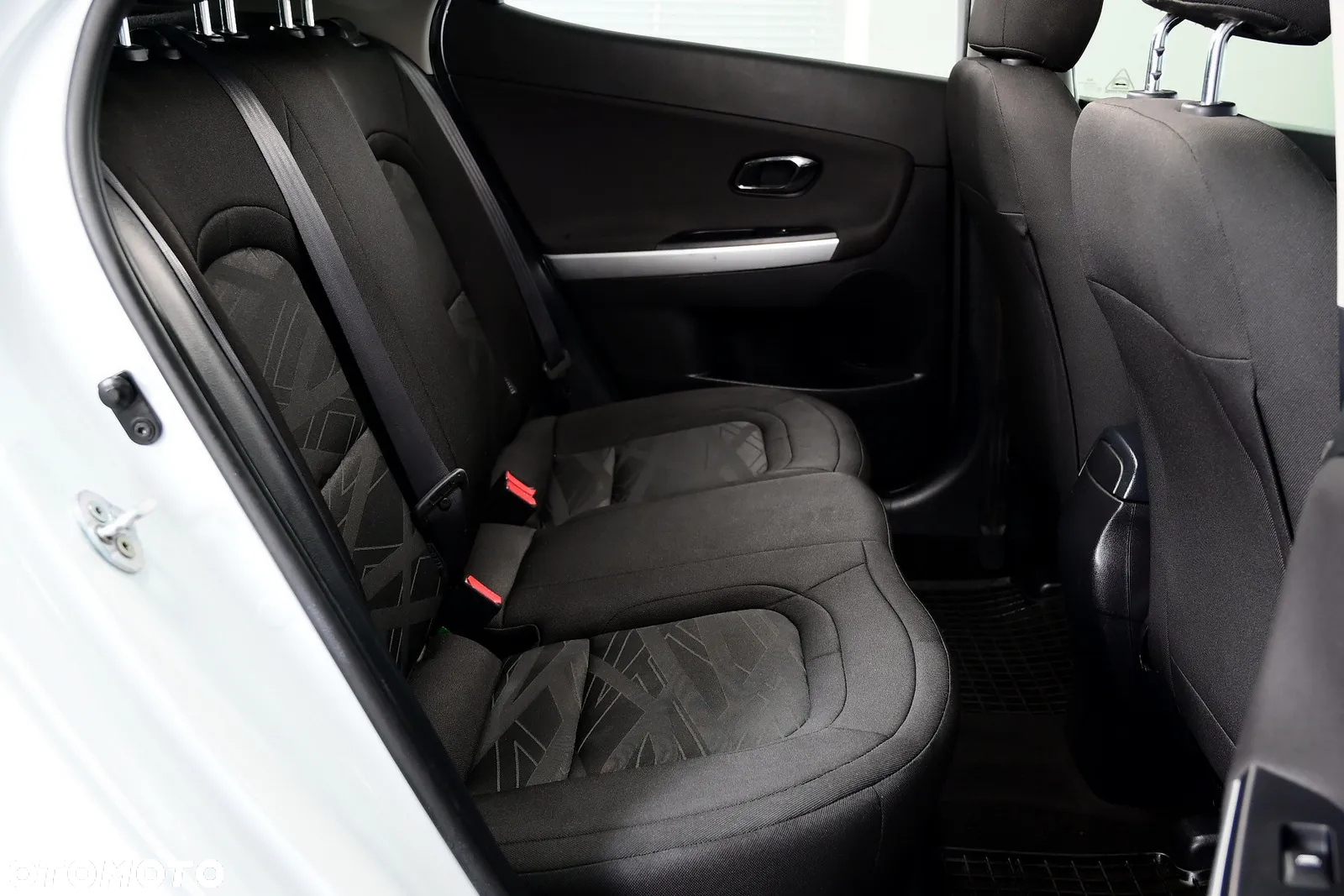 Kia Ceed - 23