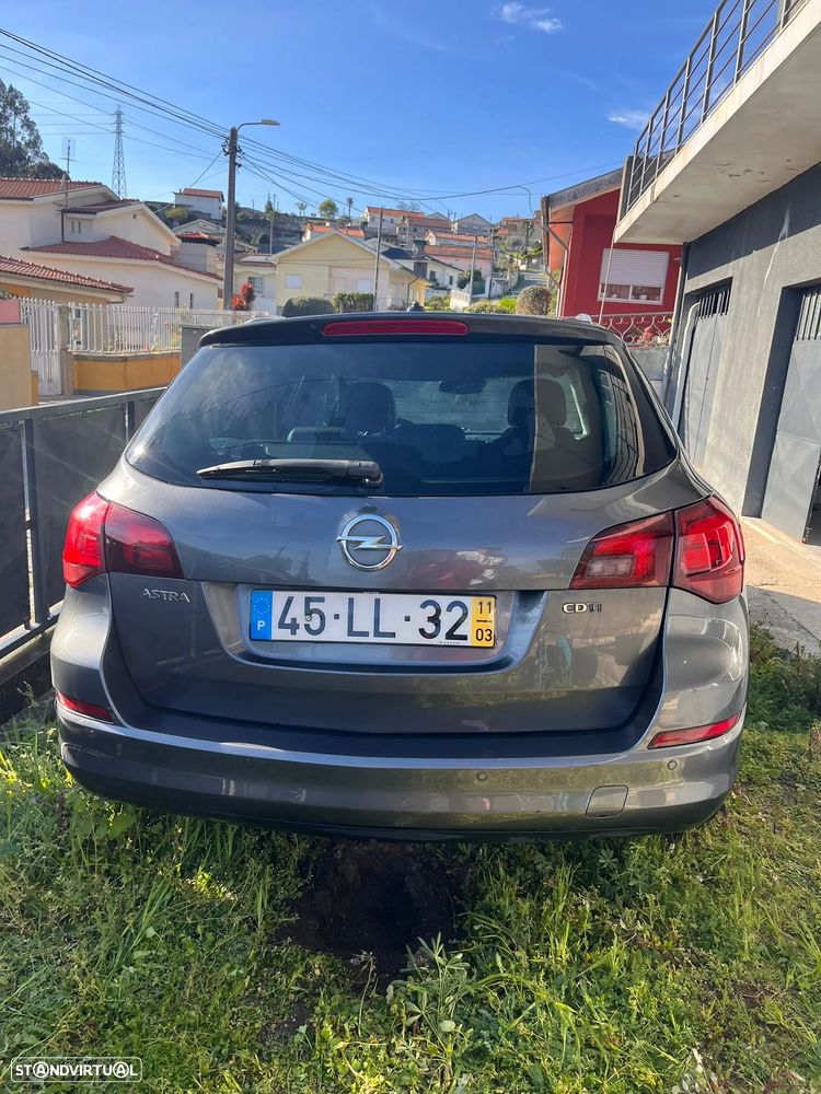 Opel Astra Sports Tourer - 34