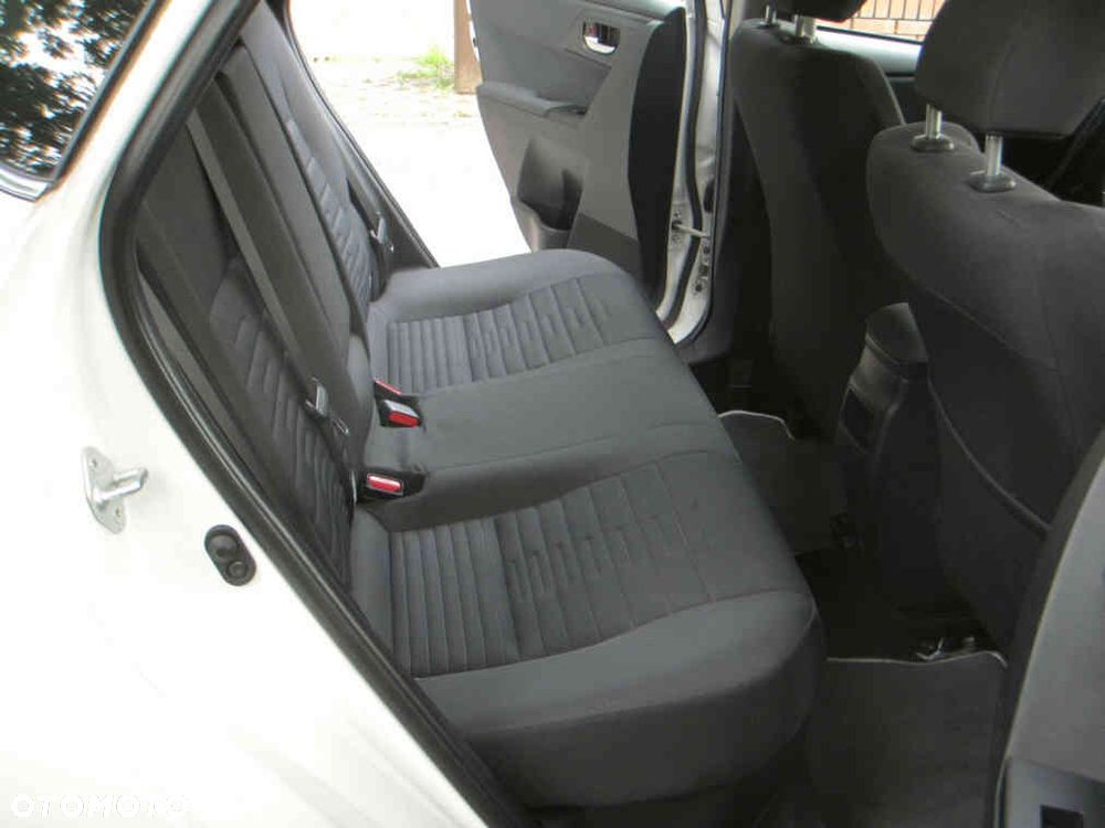 Toyota Auris Hybrid 135 Premium - 12