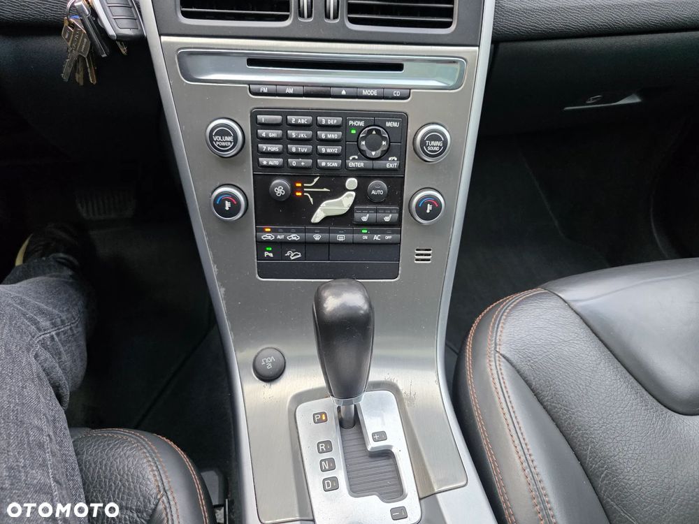 Volvo XC 60 D5 AWD Summum - 16