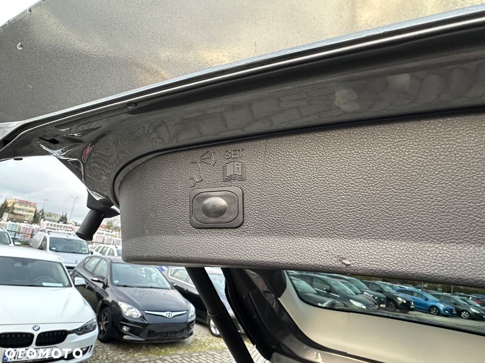 Ford Kuga 2.0 TDCi 2x4 Titanium - 33