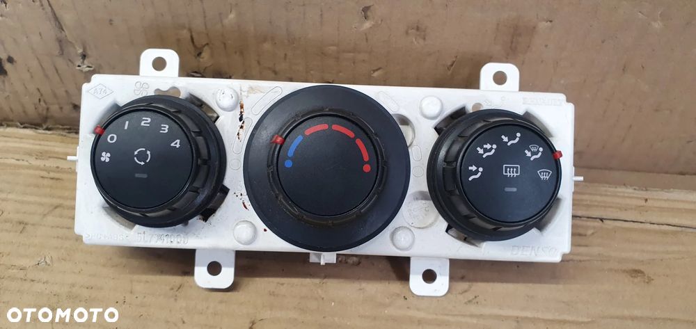 Panel nawiewu powietrza Opel Movano III 275700007R - 1