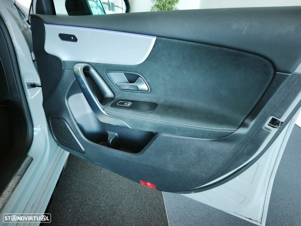 Mercedes-Benz A 180 d 8G-DCT Special Edition - 19